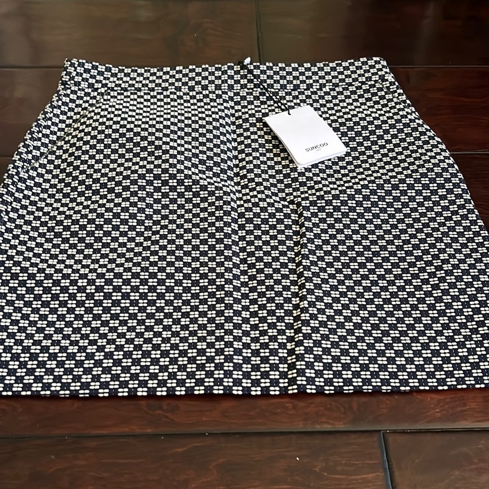 Suncoo bleu skirt, never worn